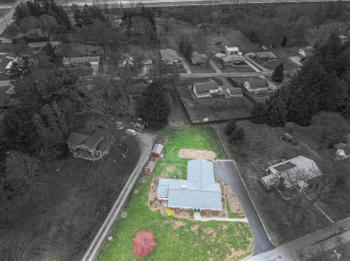 105 Creighton St, Beaver Falls, PA 15010-1225