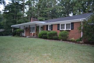 131 Rugby Forest Ln, Hendersonville NC  28791-9057 exterior