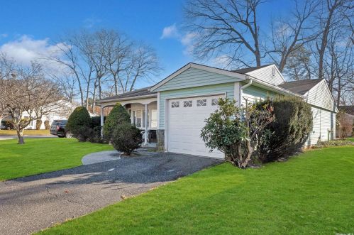 190 Kingston Dr, Panamoka NY  11961-2027 exterior