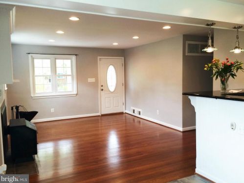 3220 Parkwood Ter, Falls Church VA  22042-3649 exterior