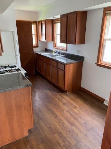 3843 Henry Ave, Hammond, IN 46327-1133