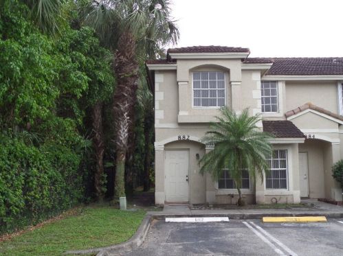 882 Summit Lake Dr, West Palm Beach, FL 33406-9109