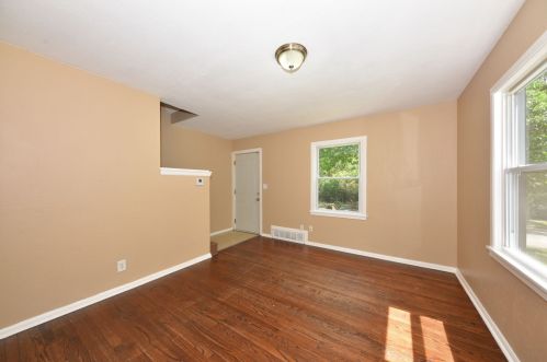 4637 35th St, Milwaukee, WI 53221-2122