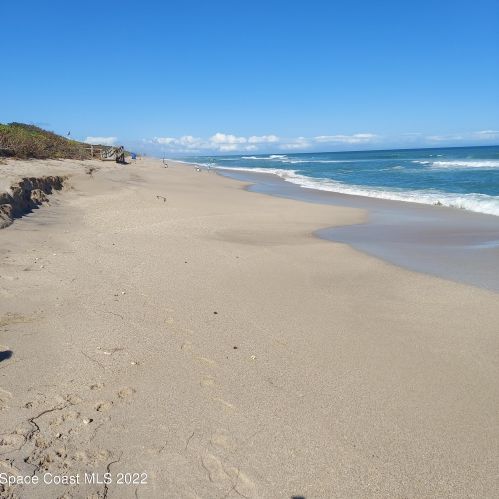 610 Dolphin Cir, Sebastian FL  32976-2591 exterior