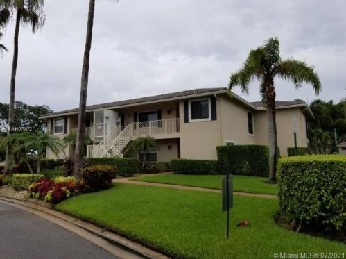 26 Stratford Ln, Boynton Beach, FL 33436-6346
