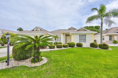 327 Caloosa Palms Ct, Ruskin FL 33573-6938 exterior