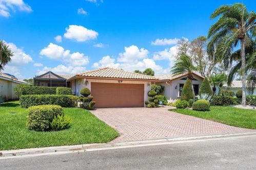 41 Woods Ln, Boynton Beach, FL 33436-6203