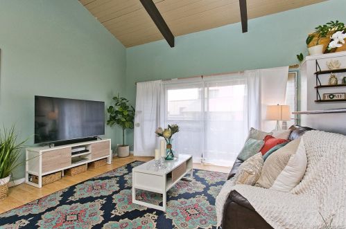 98-440 Kilinoe St, Aiea, HI