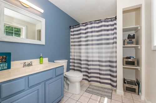 156 Raymond Rd, Deerfield NH  03037-1507 exterior