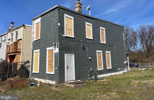 2109 Fairlawn Ave, Washington DC 20020-5319 exterior