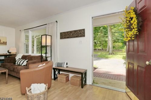 33 Sleepy Hollow Rd, Wantage, NJ 07461-4413
