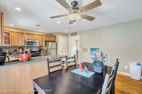 74 Venice Dr, Bricktown NJ  08723-6977 exterior