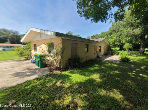 2570 Pine Ave, Mims FL  32754-2200 exterior