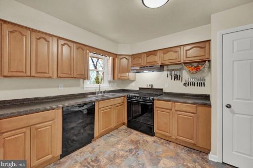 245 Glenn Rd, Camp Hill, PA 17011-1134