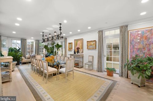 3210 R St, Washington DC  20024-3419 exterior