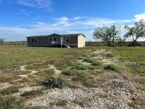 107 Appaloosa Dr, Uhland TX  78640-9104 exterior