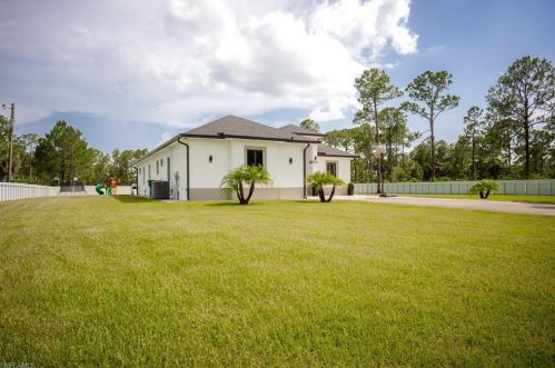 2844 10th Ave, Naples, FL 34120-4981