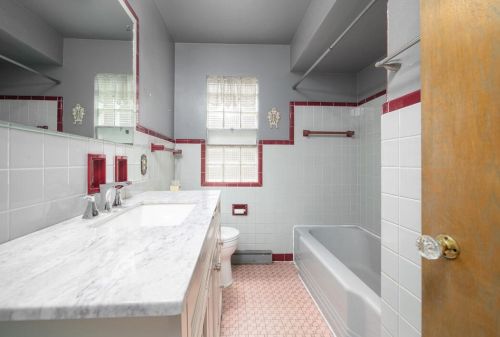 4612 Van Beck Ave, Milwaukee WI 53207-4458 exterior