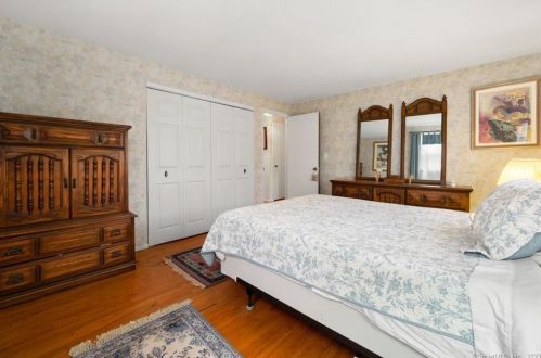 10 Lee Dr, Lyme CT  06371-2111 exterior