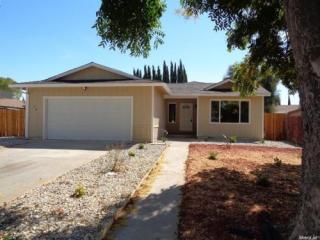 20 Saint Marie Cir, Sacramento, CA 95823-3744