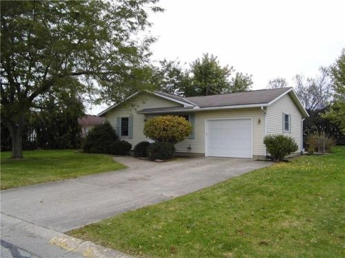 108 North St, Botkins, OH 45306-9658