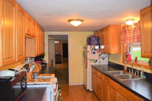 1326 Mercer Rd, Franklin, PA 16323-4932