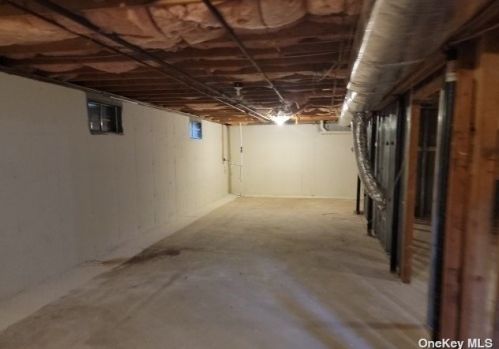 111 Crystal Brk Holw Rd, Mount Sinai NY  11766-2024 exterior