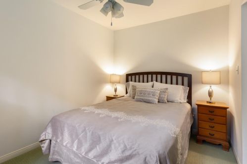 1873 Los Encinos Ave, Glendale CA  91208-2221 exterior