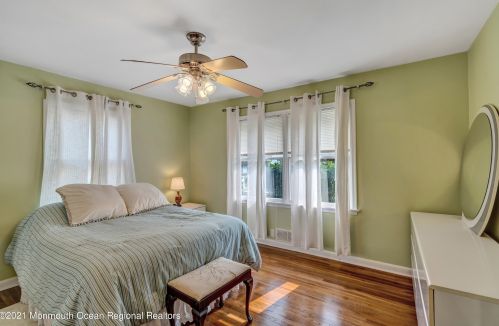 243 Crestview Dr, Middletown NJ  07748-3604 exterior