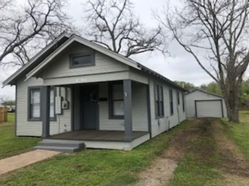 3022 School St, Needville, TX 77461-8443