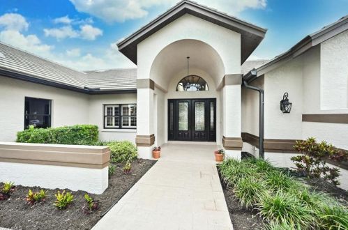 9899 El Greco Cir, Bonita Springs, FL 34135-6824