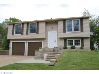 3143 Wexford Blvd, Cuyahoga Falls, OH 44224-2861