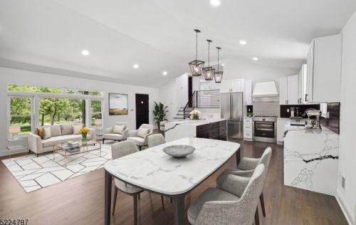 65 Old Stirling Rd, Warren NJ 07059-5810 exterior