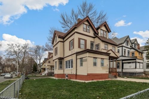 77 Arlington Ave, East Orange, NJ 07018-3806