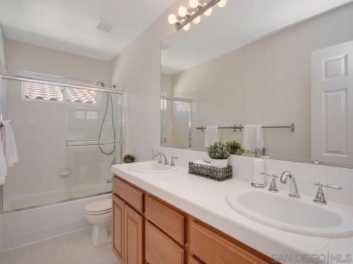 4729 Pescadero Ave, San Diego CA 92107-3541 exterior