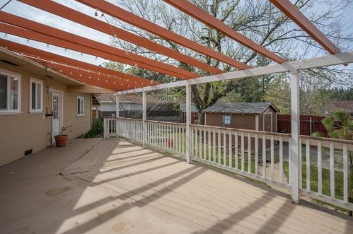 210 Catherine Ln, Grass Valley CA  95945-5802 exterior