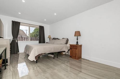 2634 38 Ave, Hollywood FL 33021-1937 exterior