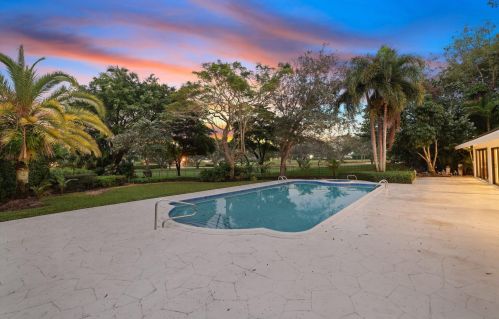 4315 Lakewood Dr, Delray Beach FL  33445-9004 exterior