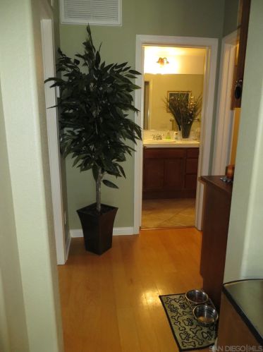 2722 Piantino Cir, San Diego CA 92108-4760 exterior