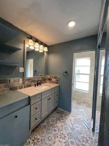 218 Roosevelt Ave, Lehigh Acres FL 33972-1200 exterior