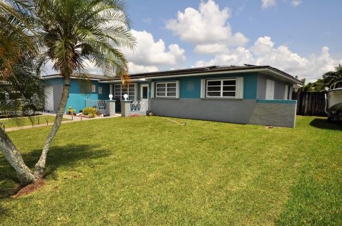 9431 3rd St, Hollywood, FL 33024-6302