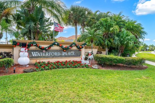 978 Fostoria Dr, Melbourne, FL 32940-1512