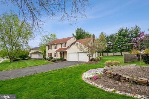 502 Heritage Oak Dr, Yardley, PA 19067-5621