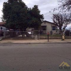 1901 Larcus Ave, Bakersfield CA  93307-1928 exterior