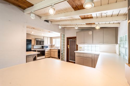 60 Olive Dr, Hialeah FL  33010-5212 exterior