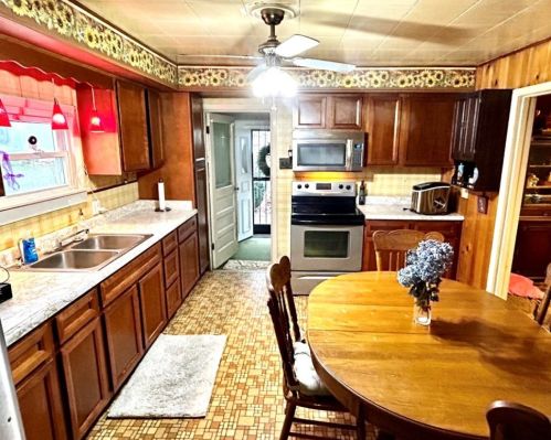 412 Pless Way, Saltsburg PA  15681-8979 exterior