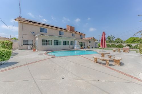 12070 Morning Ave, Downey CA  90242-2324 exterior