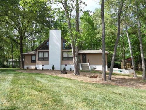 8819 Merry Hill Ct, Lewisville, NC 27023-7751