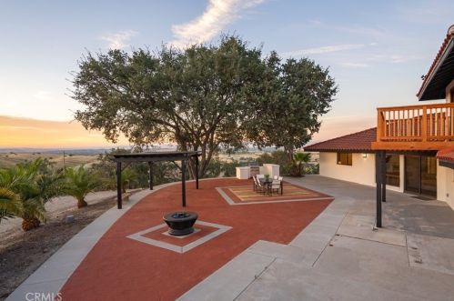 3310 Neal Spg Rd, Templeton CA  93465-9636 exterior