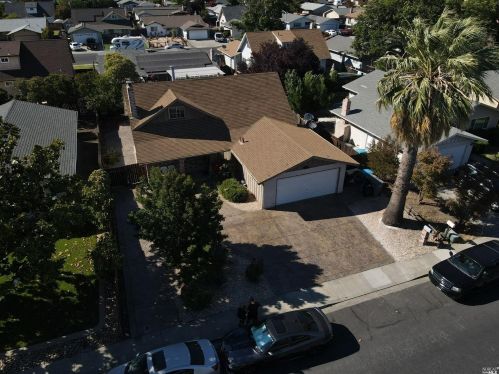 217 Riverdale Ave, Vacaville CA  95687-6420 exterior